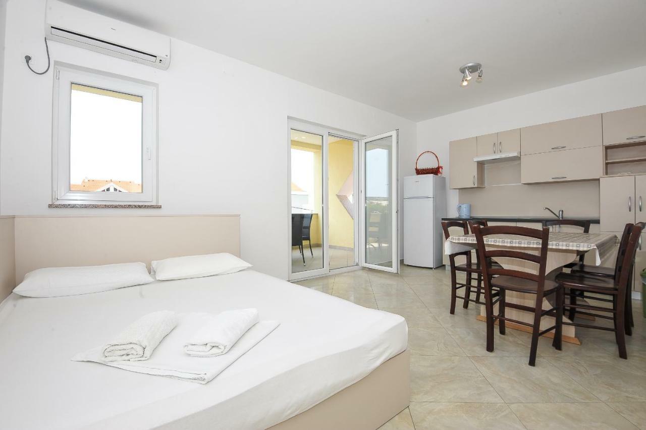 סטארה נובליה Apartmani Vrtlici Zdenka מראה חיצוני תמונה